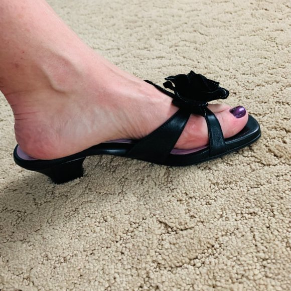 Tara Rose Slide -Nubuck Rose on top - size 36 - Very good condition pre-owned - Picture 3 of 7